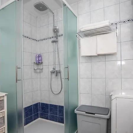 Splitstay - Spacious & Peaceful, 15 Min Walk To Old Town Lägenhet Split