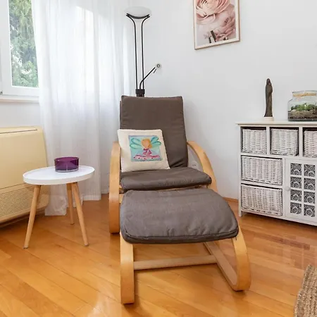 Apartamento Splitstay - Spacious & Peaceful, 15 Min Walk To Old Town Split