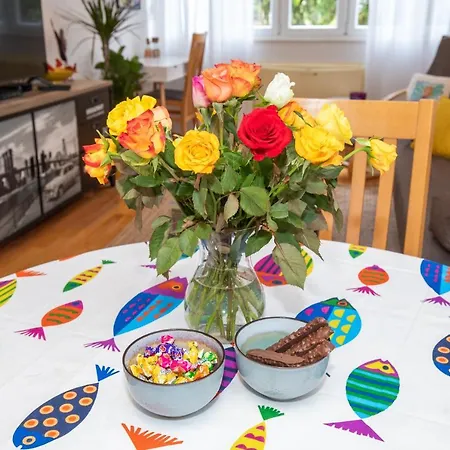 Splitstay - Spacious & Peaceful, 15 Min Walk To Old Town